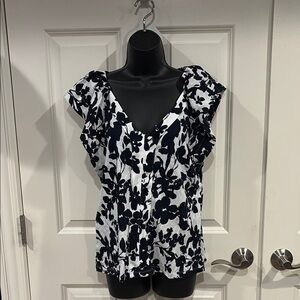 Loft small Floral print Black and White Women's Top - NWT